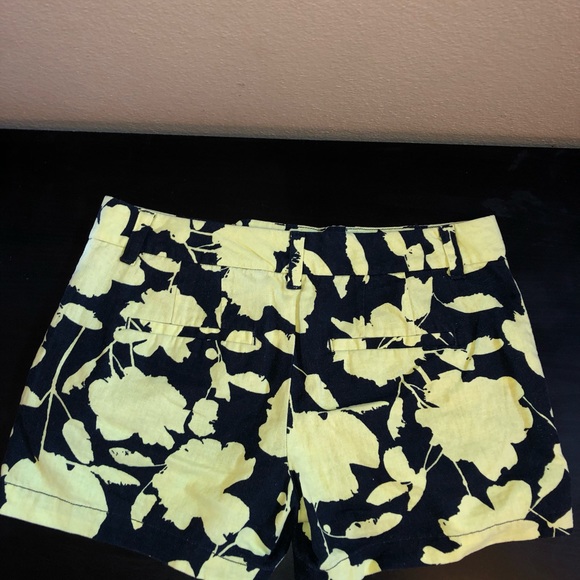 Ann Taylor LOFT Patterned Shorts - Picture 2 of 2